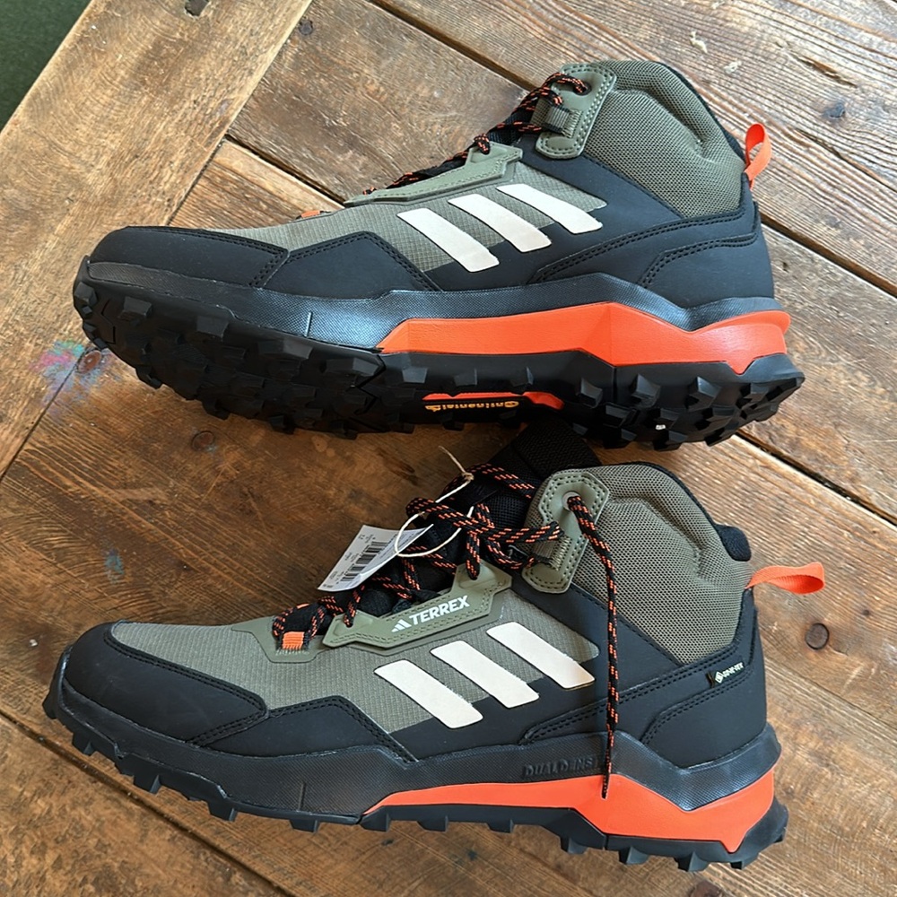 NWT Adidas Terrex AX4 GTX Hiking Boots Size 11